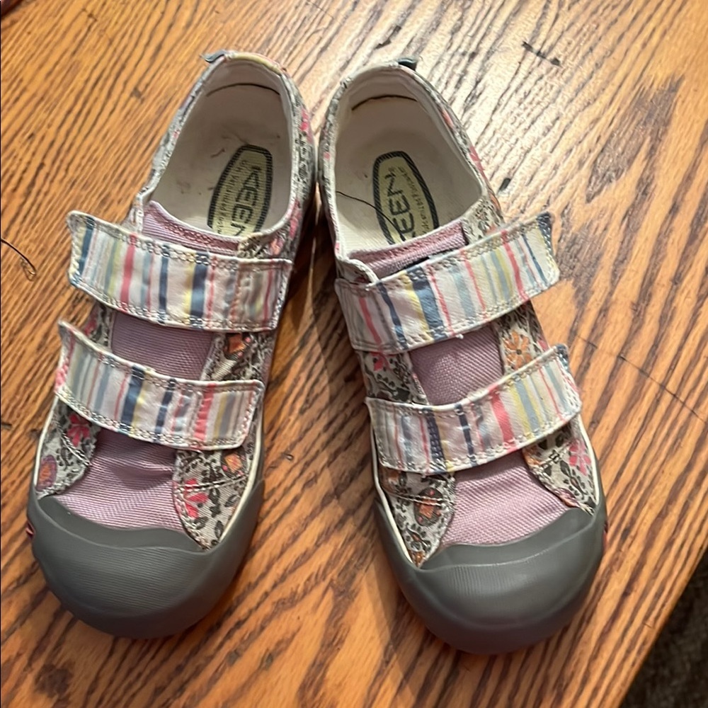 Keen Light Pink Sneakers with Velcro Straps and Striped Pattern
